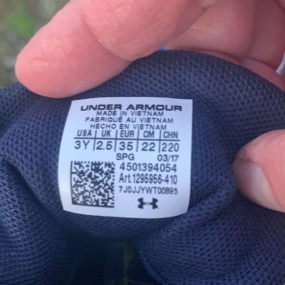 Under Armour  X Level destroyer sneakers Sz 3 Youth - Picture 8 of 8